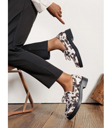 ZAPATOS GQ8-062