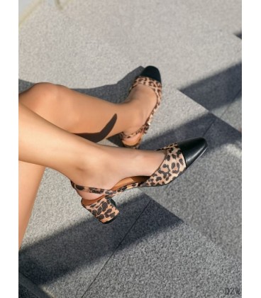 SANDALIA GQ8-018