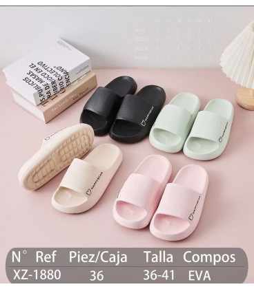 CHANCLAS DE PISINA XZ-1880