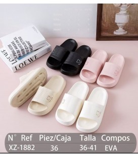 CHANCLAS DE PISINA XZ-1882